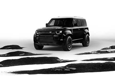 Nový Defender OCTA Black: Rocková hvězda mezi luxusními vozy