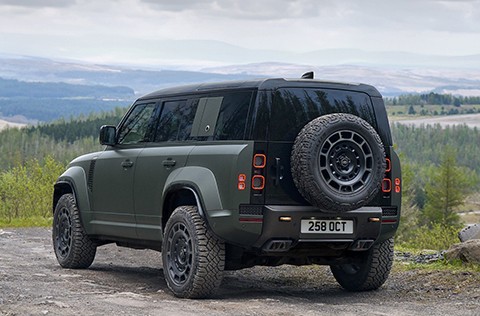 Nový Defender OCTA je tady. A stojí vážně za to!